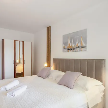 דירה Calma Beachfront *