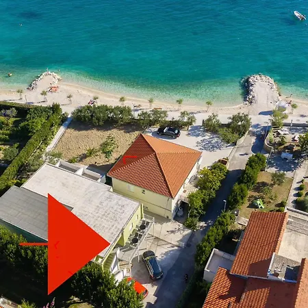 Calma Beachfront Apartment Podstrana