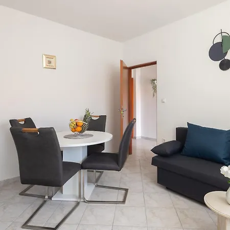 Calma Beachfront Podstrana