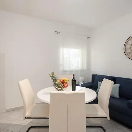 Calma Beachfront Podstrana