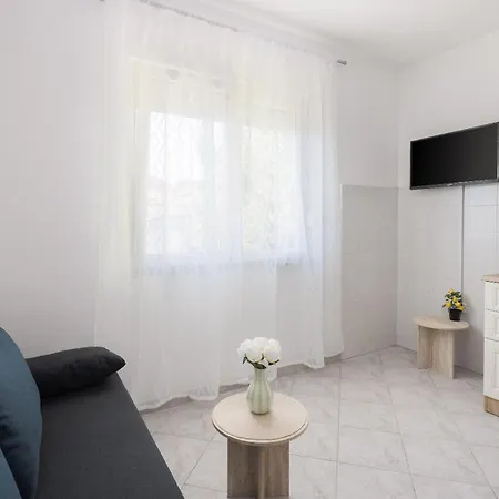 Apartment Calma Beachfront Podstrana